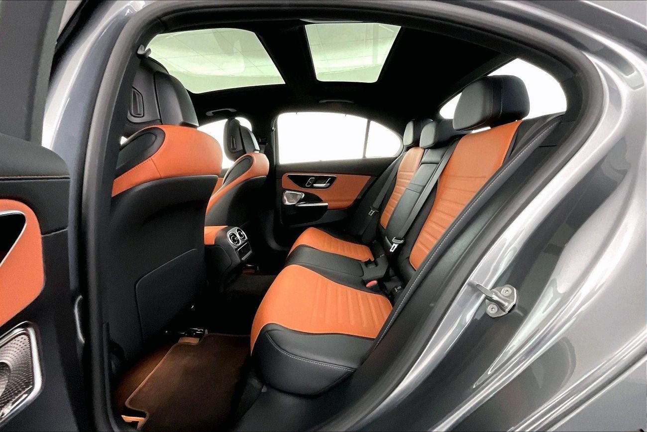 مرسيدس بنز C 200 Premium + (AMG Line) | سنة ضمان مجانية | خالية من أضرار الفيضانات