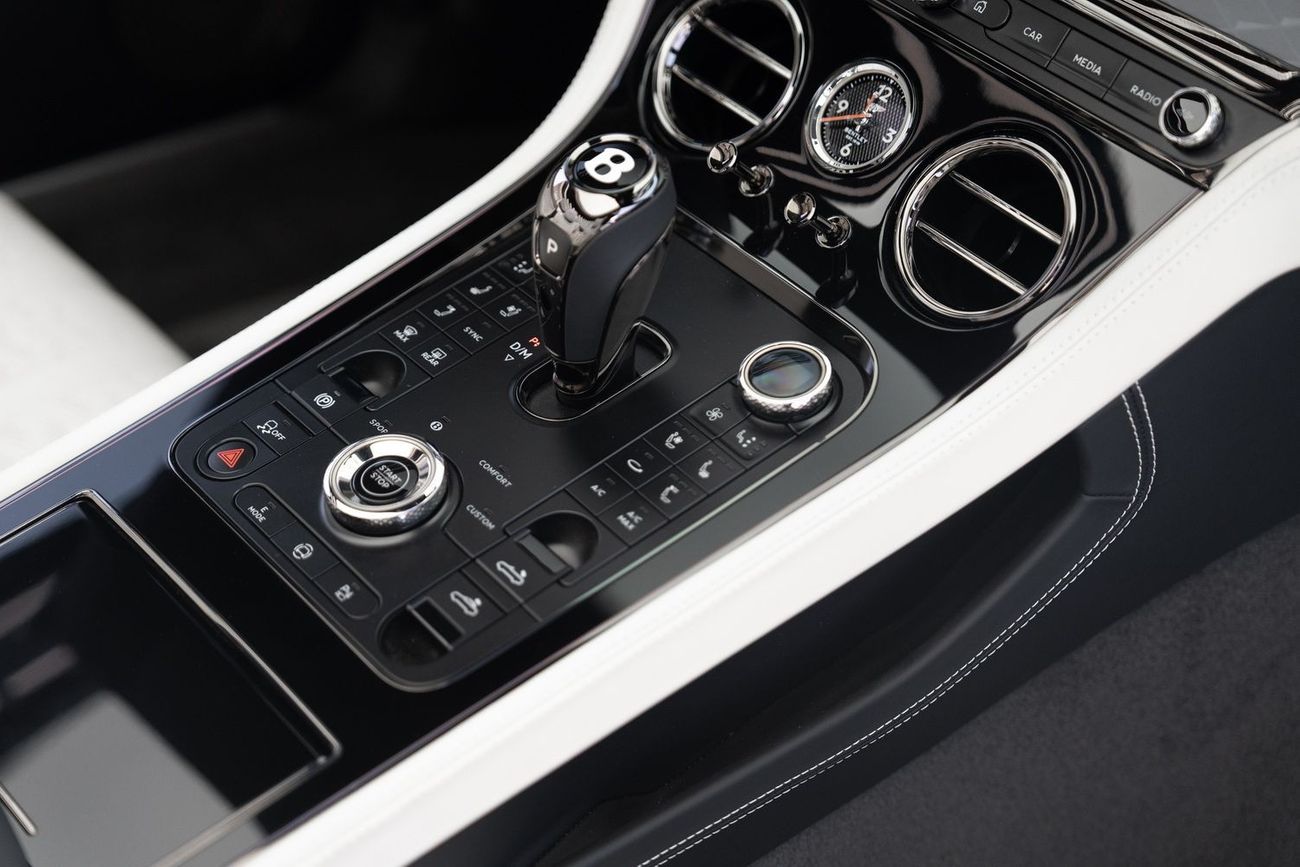 بنتلي كونتيننتال جي تي سي Speed 4.0T (Hybrid)