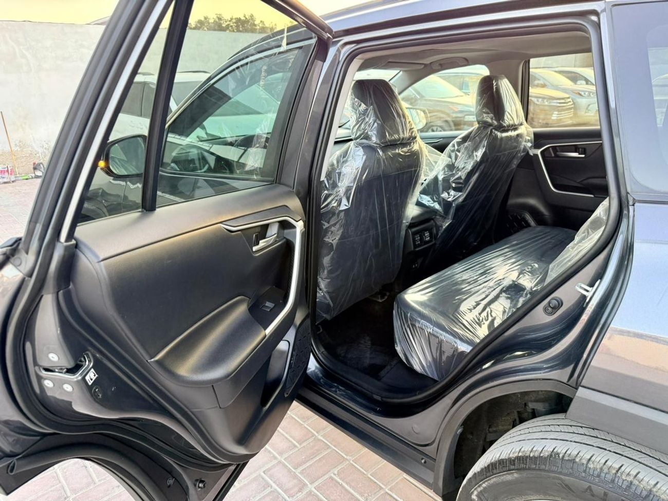 Toyota RAV4 2020 TOYOTA RAV4 XLE 4x4 PREMIUM AWD FULL OPTION READY  Gray