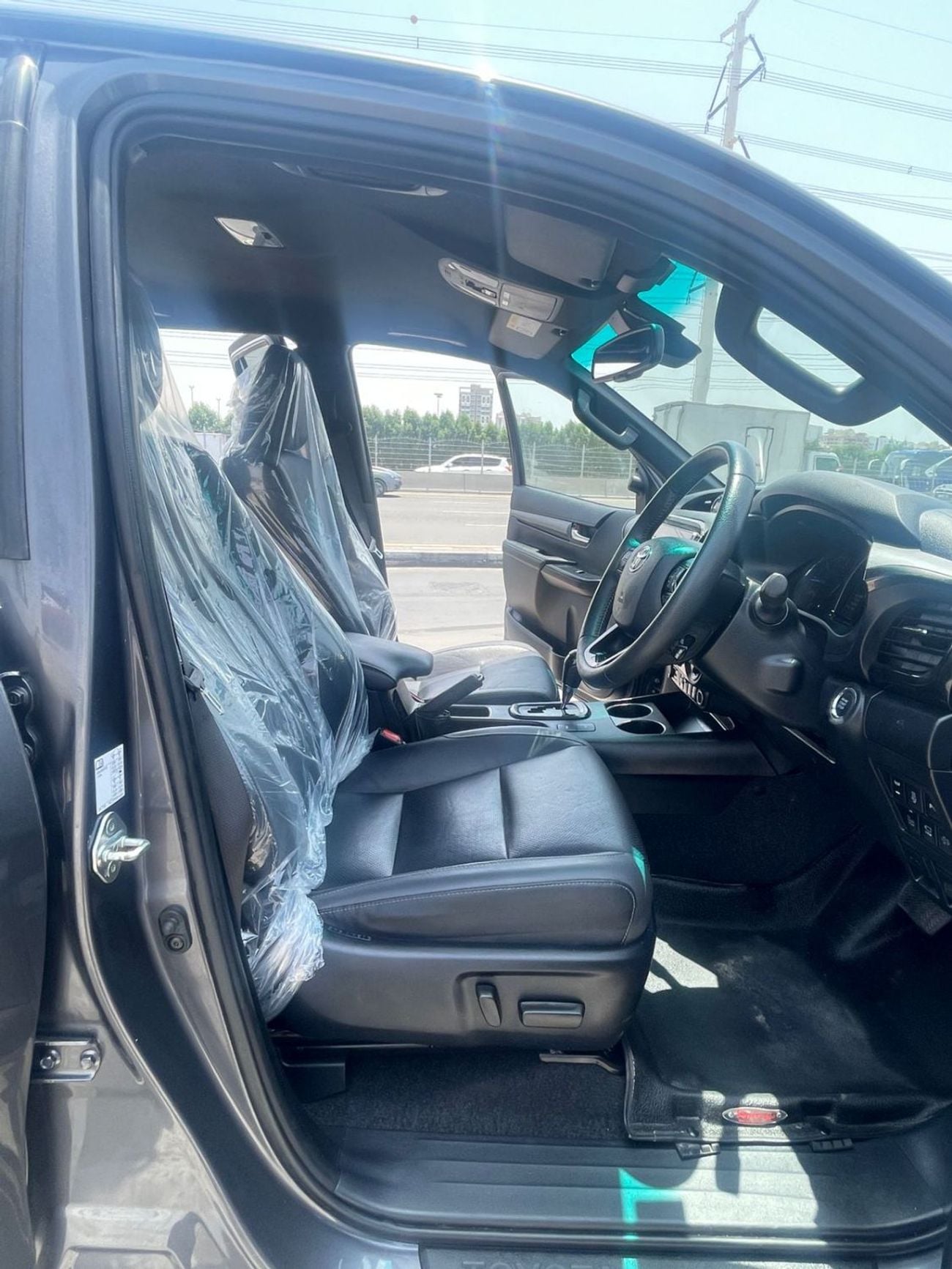 Toyota Hilux DIESEL HILUX ROGUE ,2.8L ,RIGHT HAND HAND DRIVE ,AUTO TRANSMISSION