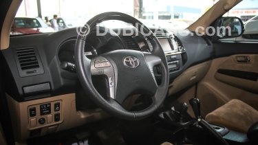 Toyota Fortuner Gxr 4 0 V6 For Sale Aed 69 500 White 2015