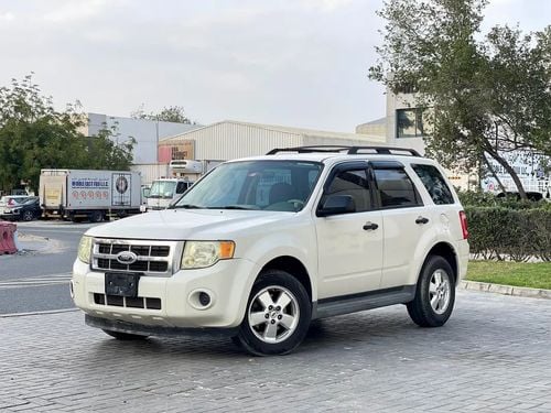 Ford Escape XLT | 2.5L 4-CYLINDERS | | GCC | LOW MILAGE | WELL MAINTAINED