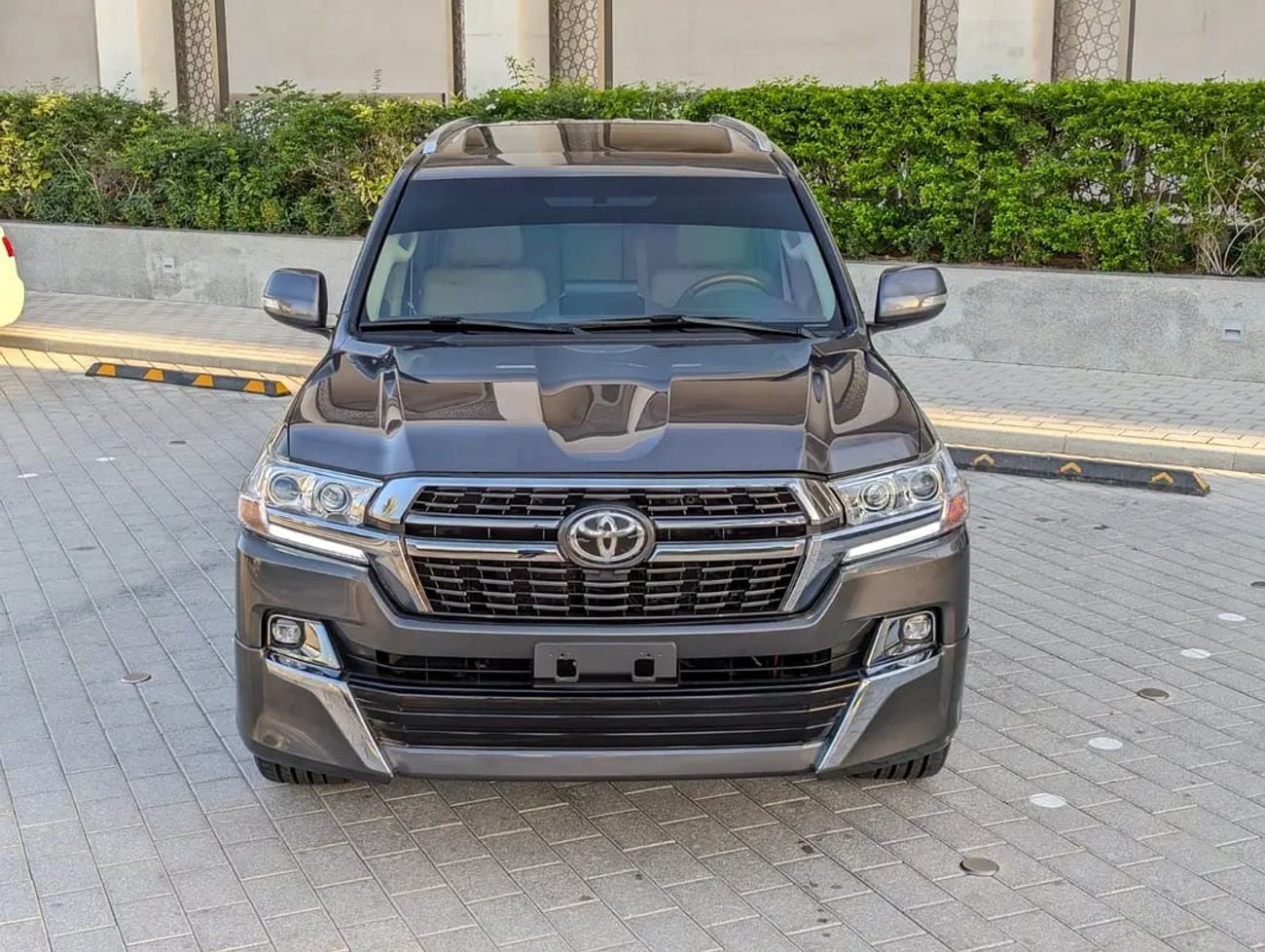 Toyota Land Cruiser GXR V8 5.7L – Top Full Option | GCC Excellent Condition Specs