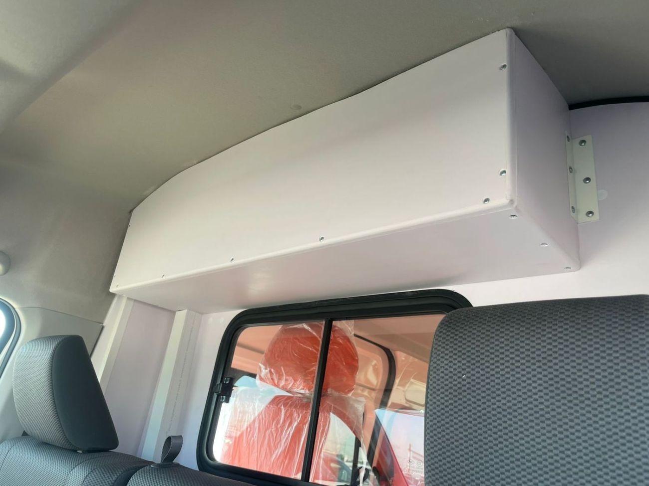 تويوتا هاياس TOYOTA HIACE AMBULACE 3.5 PETROL AUTOMATIC TRANMISSION