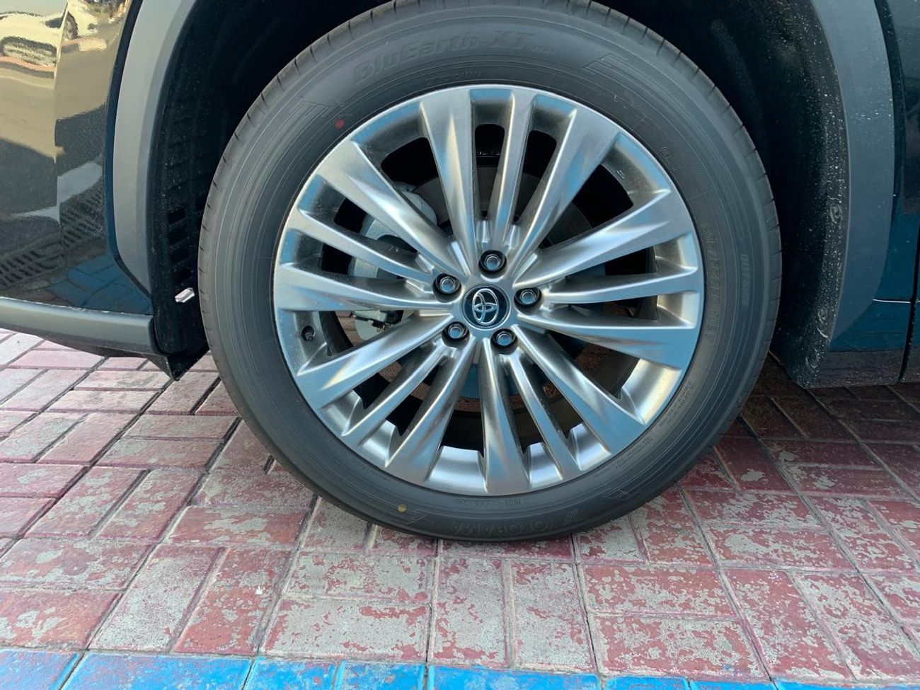 Toyota Highlander 2.5L HYBRID LUXURY 7 SEATS CHINESE OPTION