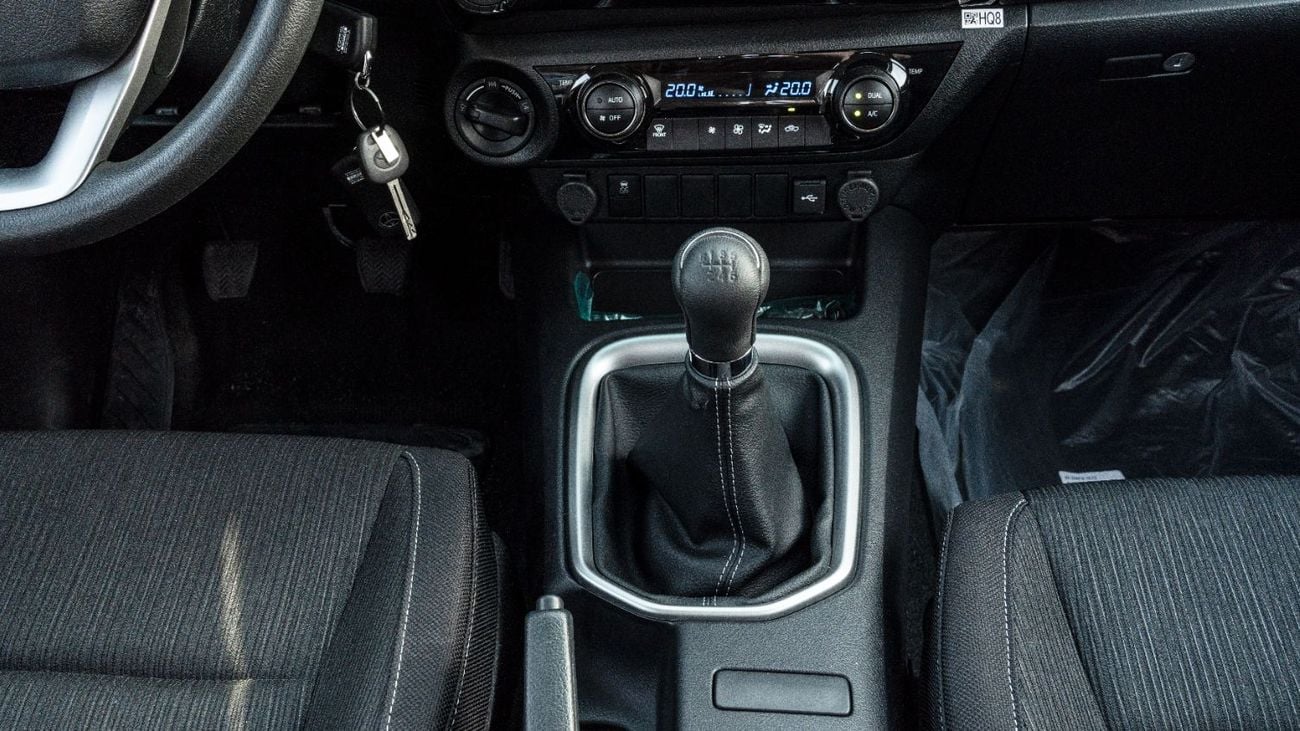 تويوتا هيلوكس 2025 Toyota Hilux SGLX 2.4L MT Diesel (White-Black)