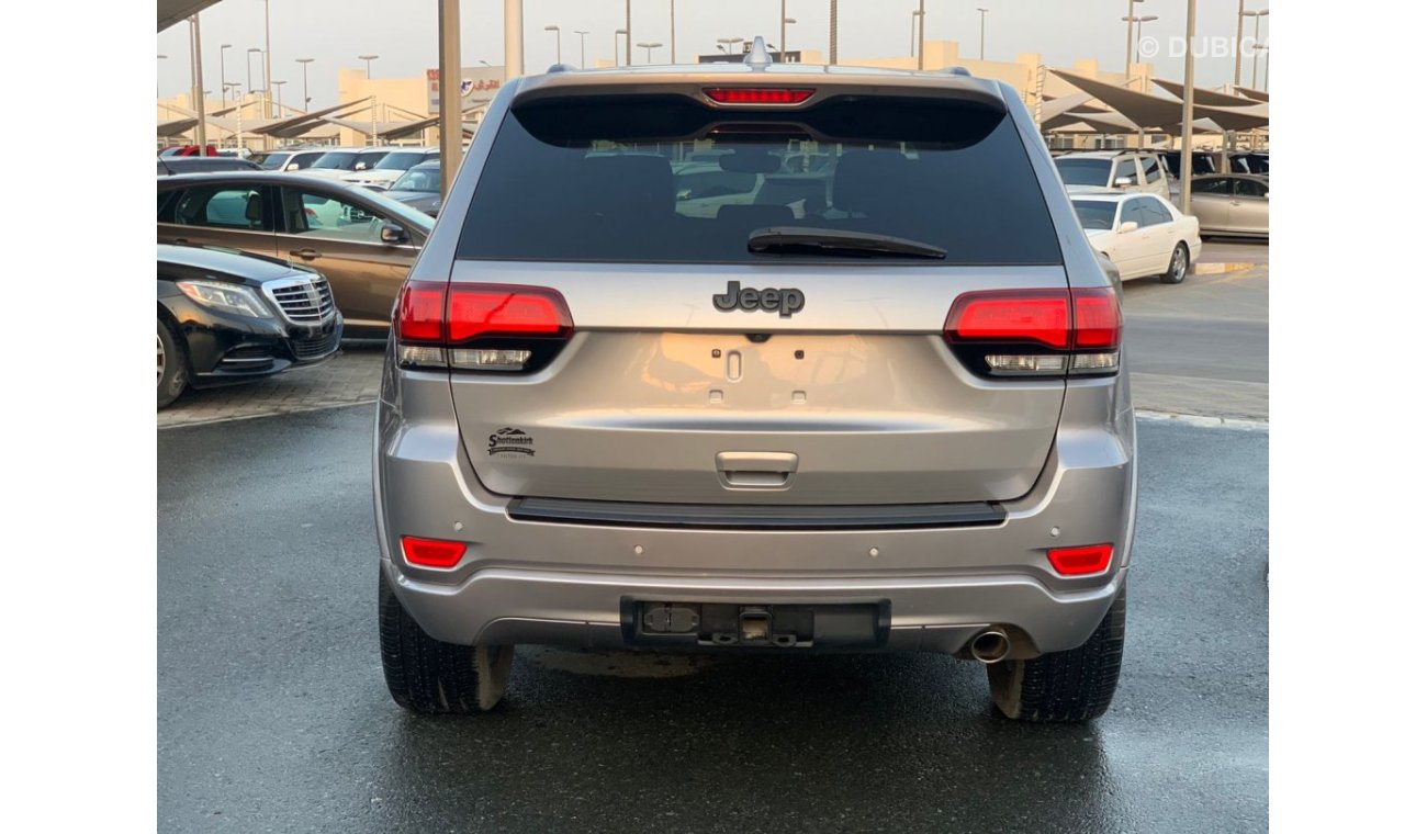 Jeep Grand Cherokee Jeep Grand Cherokee_2018_Excellent_Condihion