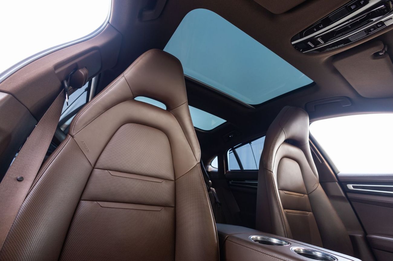 Porsche Panamera Std 3.0L (325 HP)