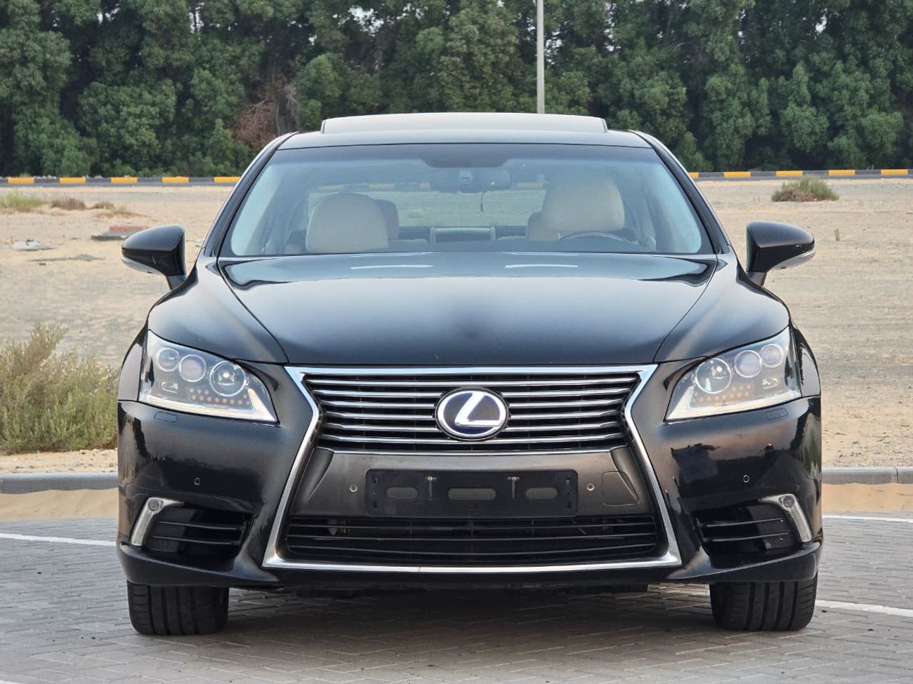 لكزس LS600h L 5.0L