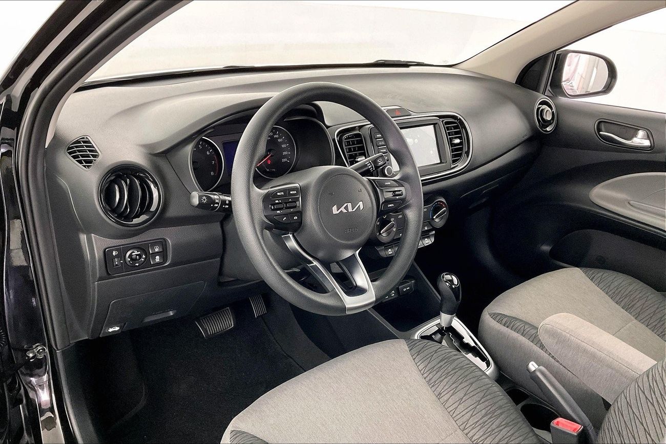 ميتسوبيشي اتراج GLX Mid | ضمان مجاني لمدة عام | 0 دفعة أولى