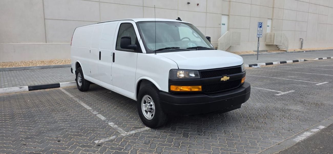 GMC Savana 3500 HD PETROL