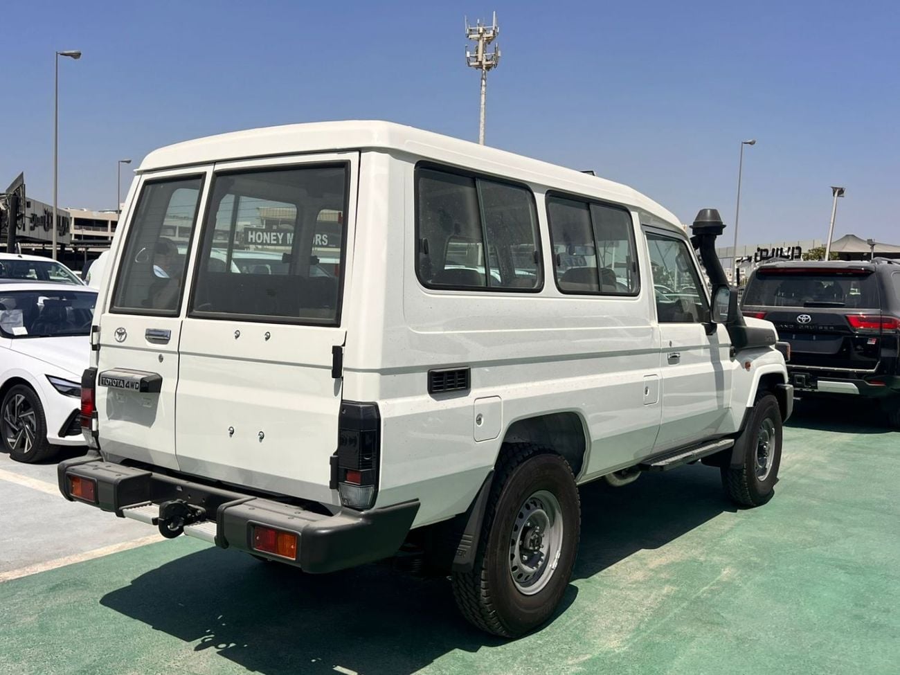 تويوتا لاند كروزر 70 LX 2.8L