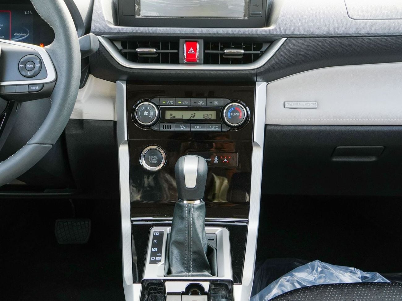 Toyota Veloz 2025 TOYOTA VELOZ 1.5L GCC BRAND NEW 0KM