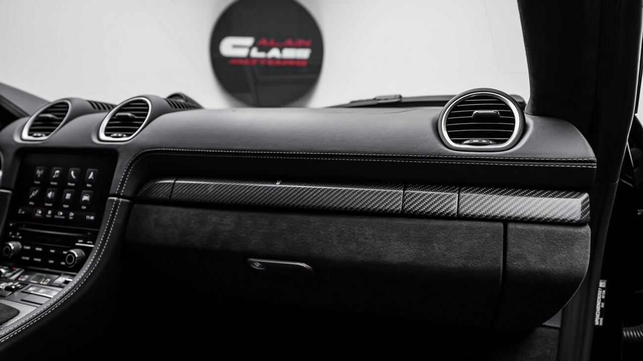 Porsche 718 Cayman GT4 RS 2022 - GCC - Under Warranty