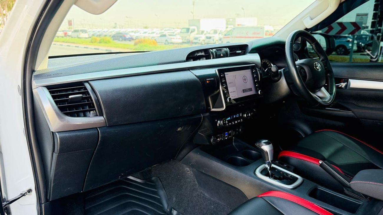 Toyota Hilux 2021| 2.8L DIESEL ENGINE | AT | RHD | HEAVY SPORTS BAR | ROOF MOUNTED LED LIGHTS | DIGITAL AC | ELEC