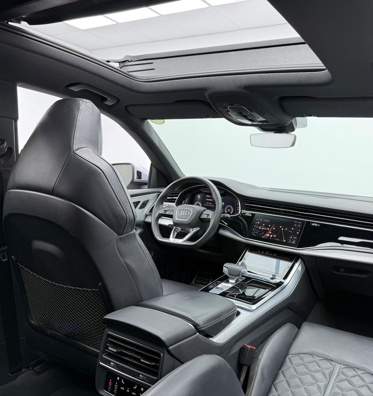 Audi Q8 55 TFSI quattro S-Line 3.0L (340 HP) 2019 Audi Q8 55 TFSI Quattro S-Line, Full Service History, Exce