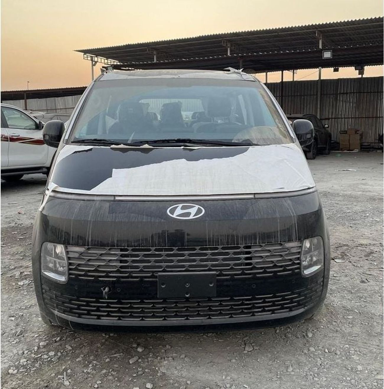 Hyundai Staria HYUNDAI STARIS 3.5 V6 PETROL 11 STR 2025 MODEL