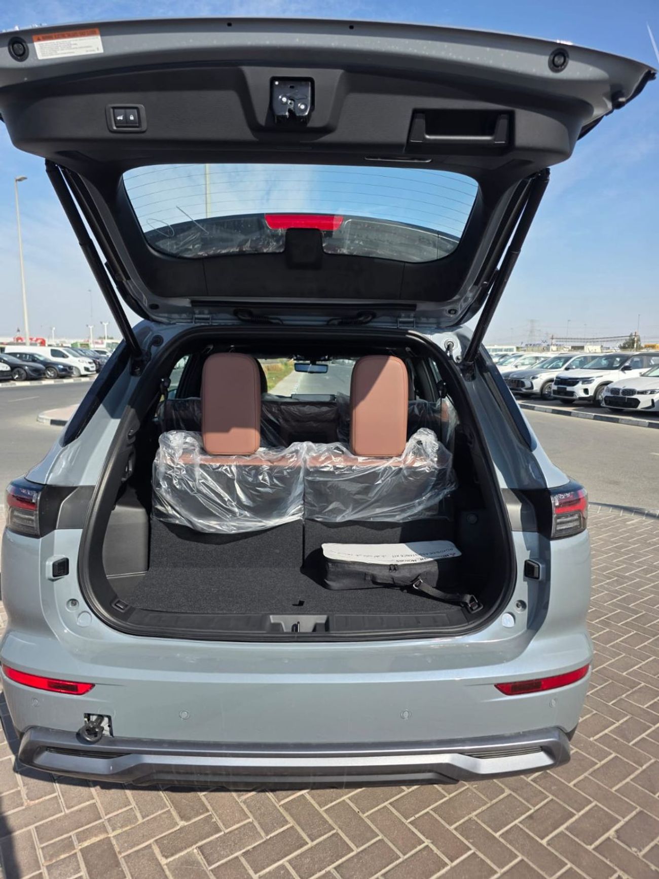 Mitsubishi Outlander Mitsubishi Outlander P-Line 2.5L 2026 Grey Petrol