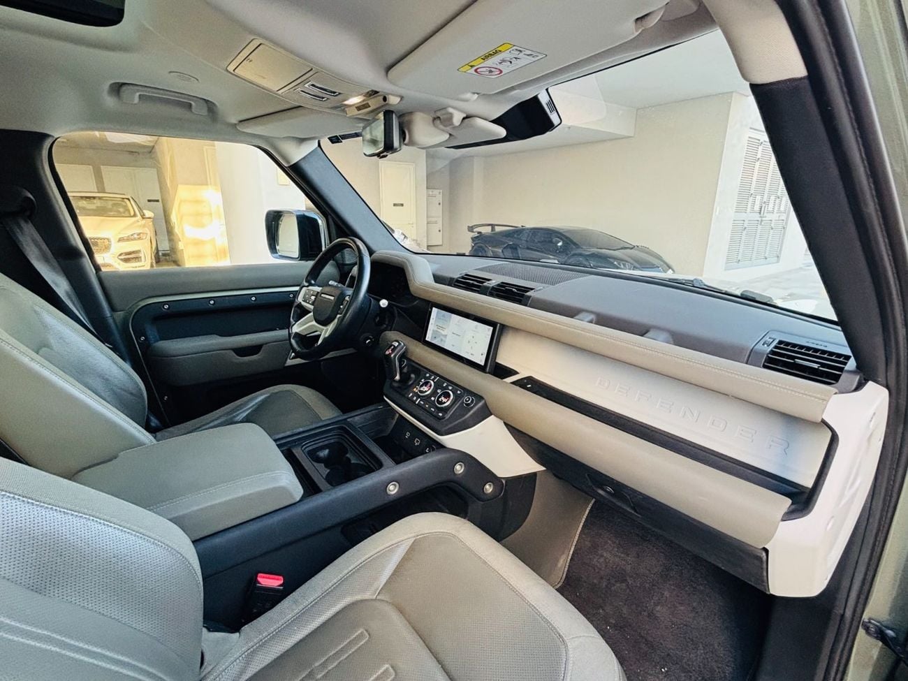 لاند روفر ديفندر P300 110 2.0L (5 Seater)