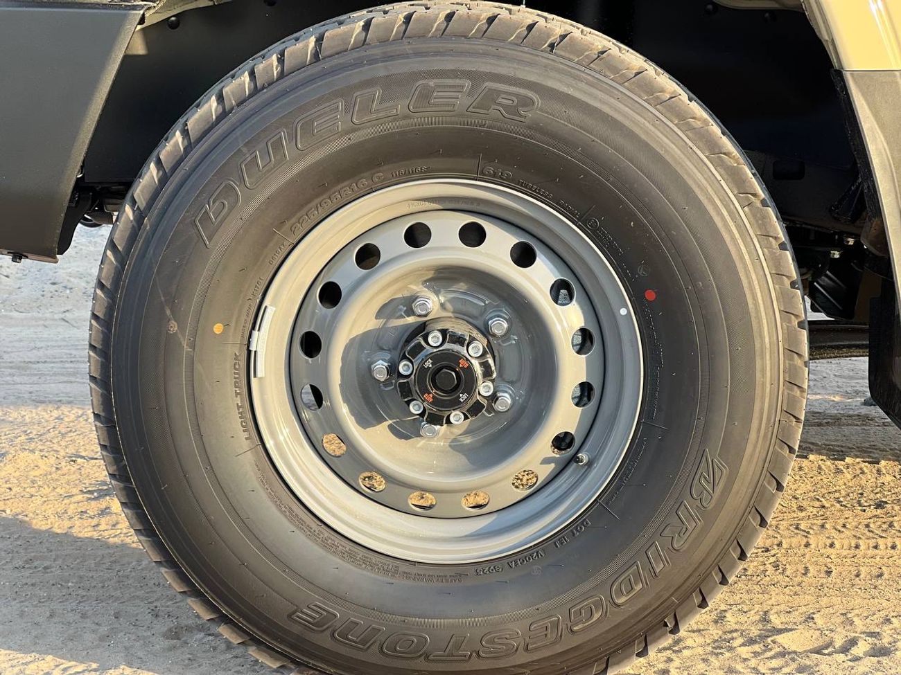 تويوتا لاند كروزر 70 3 DOOR LC78 2.8L DSL A/T // 2025 // STANDARD OPTION WITH MANUAL WINDOWS // SPECIAL OFFER // BY FORMU