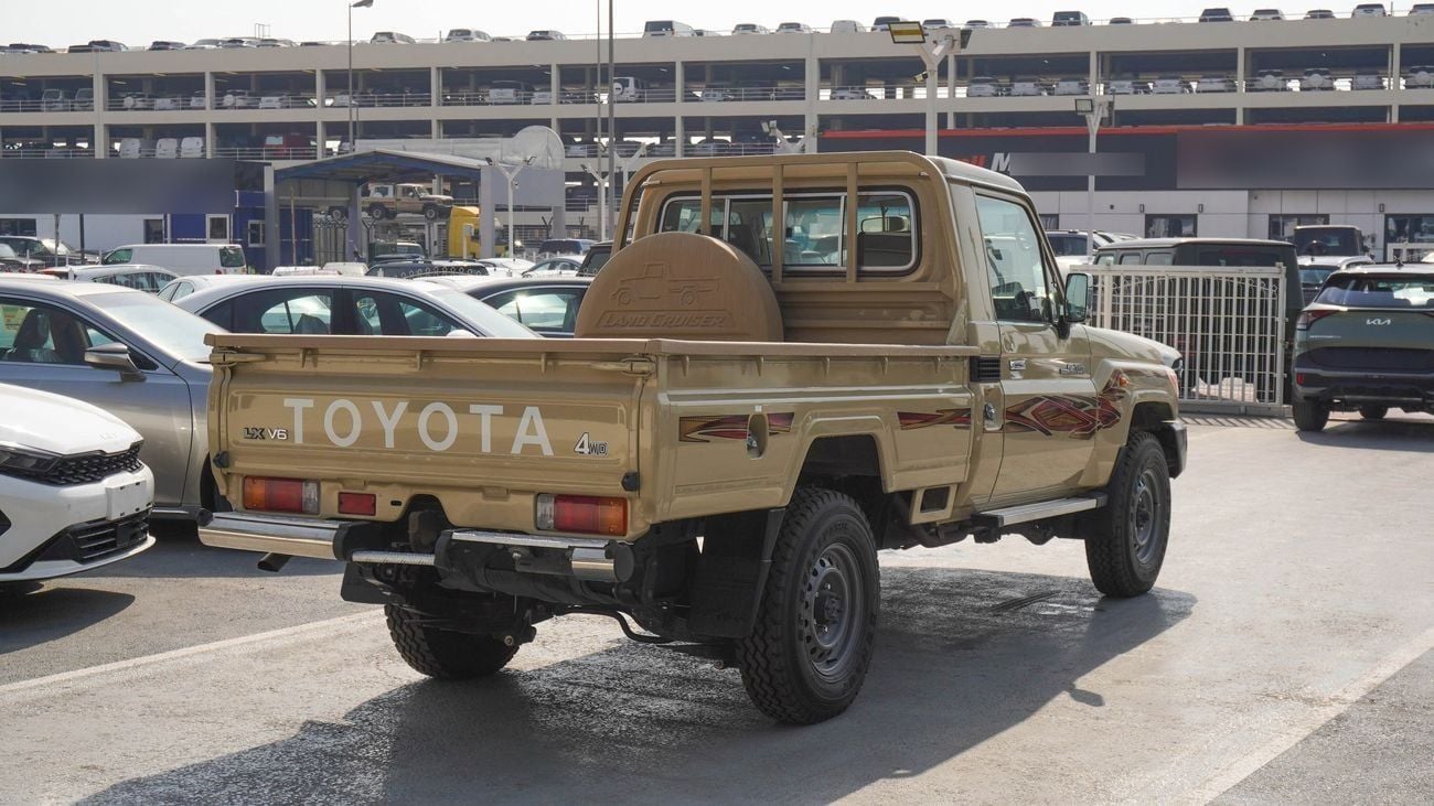 تويوتا لاند كروزر بيك آب 4.0L V6 M/T