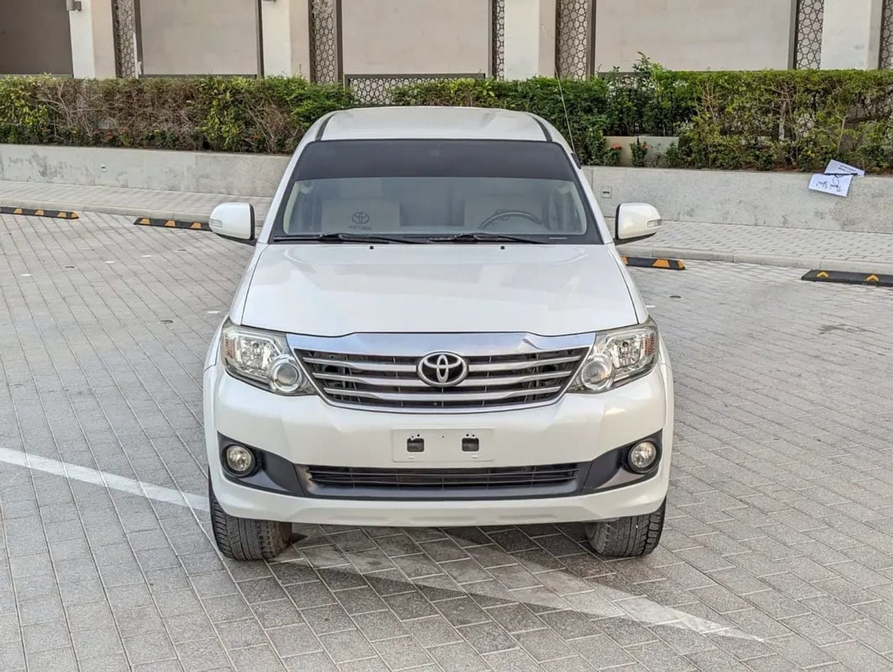 Toyota Fortuner GCC V4 2.7L IN GOOD CONDITION