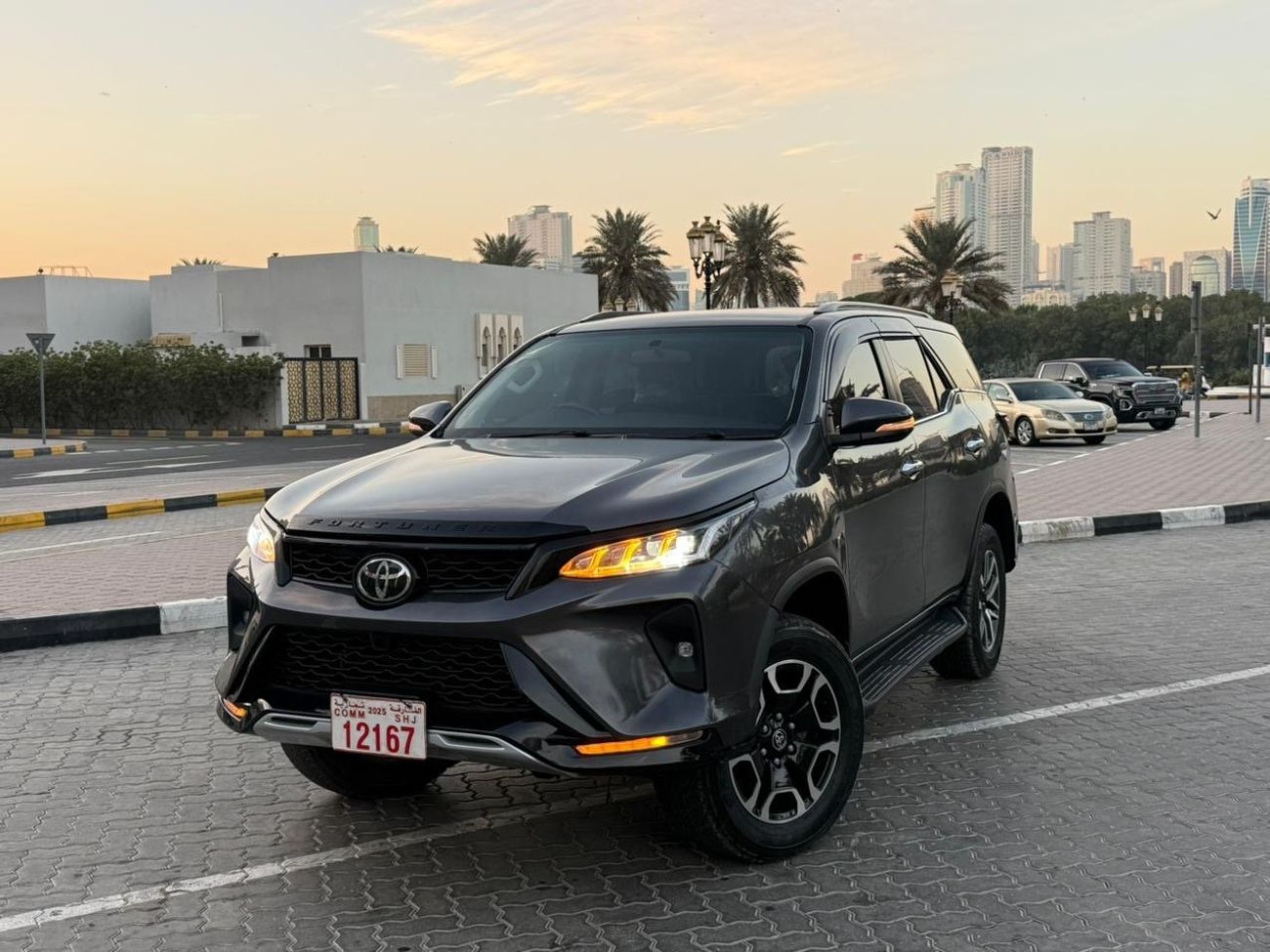 تويوتا فورتونر Crusade Right Hand Drive Automatic 4x4