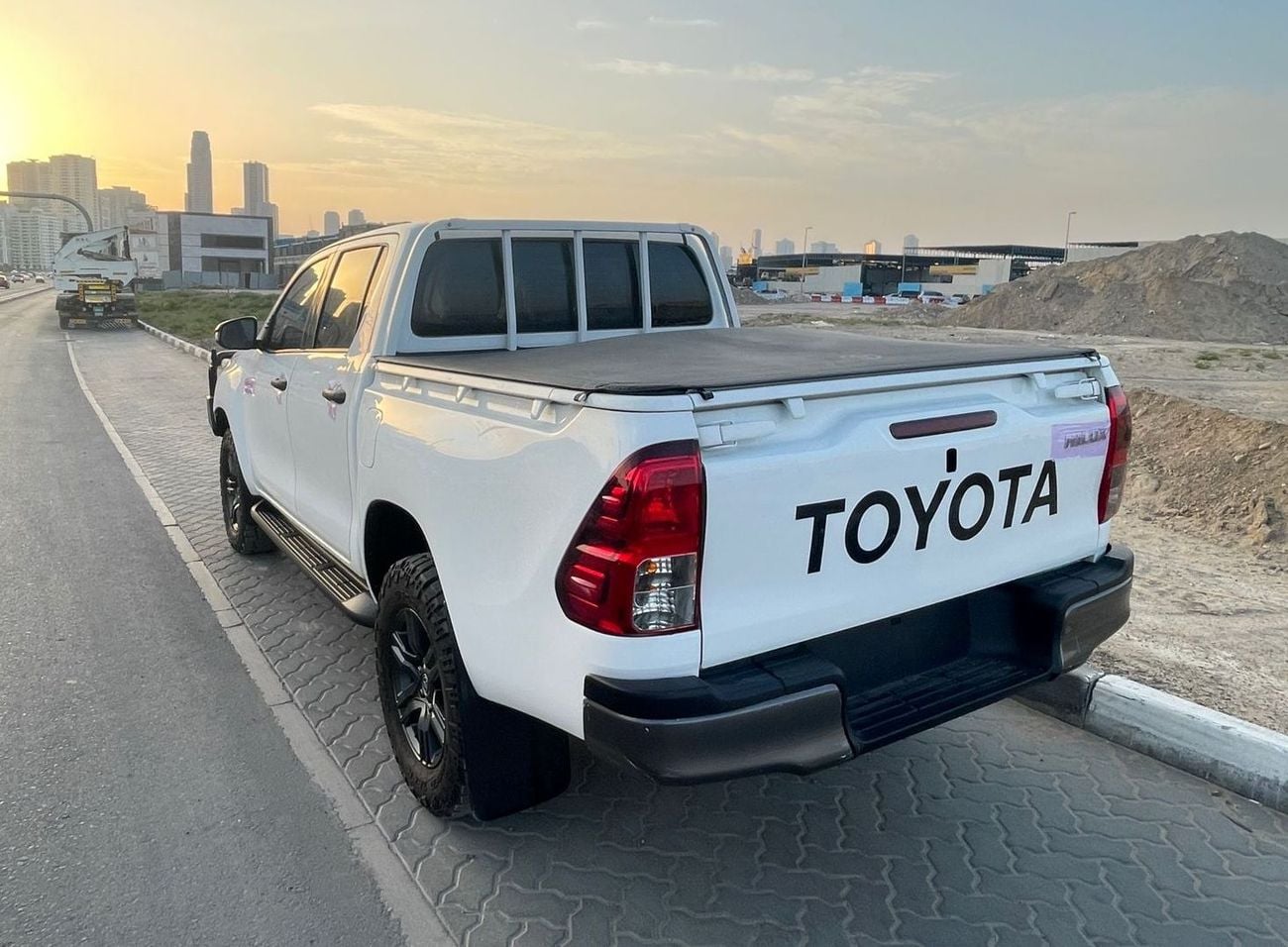 Toyota Hilux diesel 2800 cc ,automatic gear ,right hand drive ,for export only