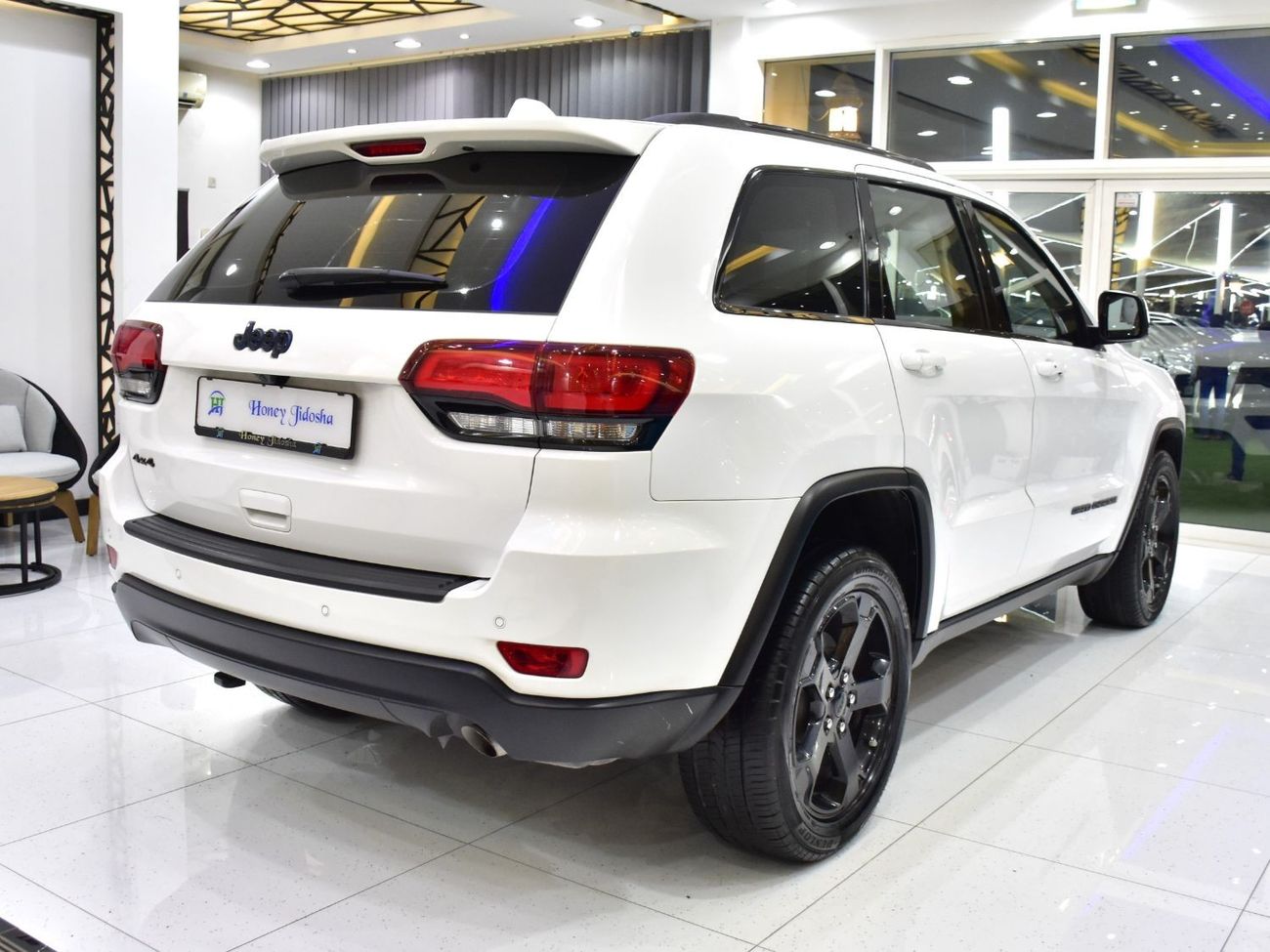 جيب جراند شيروكي EXCELLENT DEAL for our Jeep Grand Cherokee 4x4 ( 2019 Model ) in White Color GCC Specs