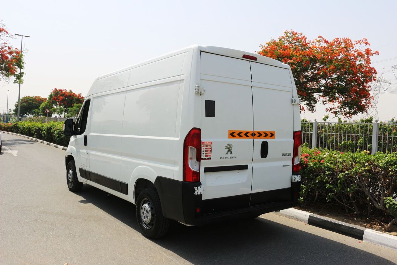 بيجو بوكسر PEUGEOT BOXER 2022 (L2H2) GCC ONLY 150,000KM MANUAL