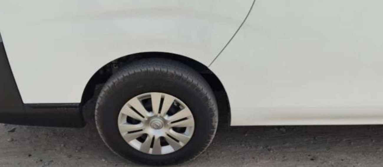 Nissan Urvan Microbus 13-Seater Manual (5-Door)