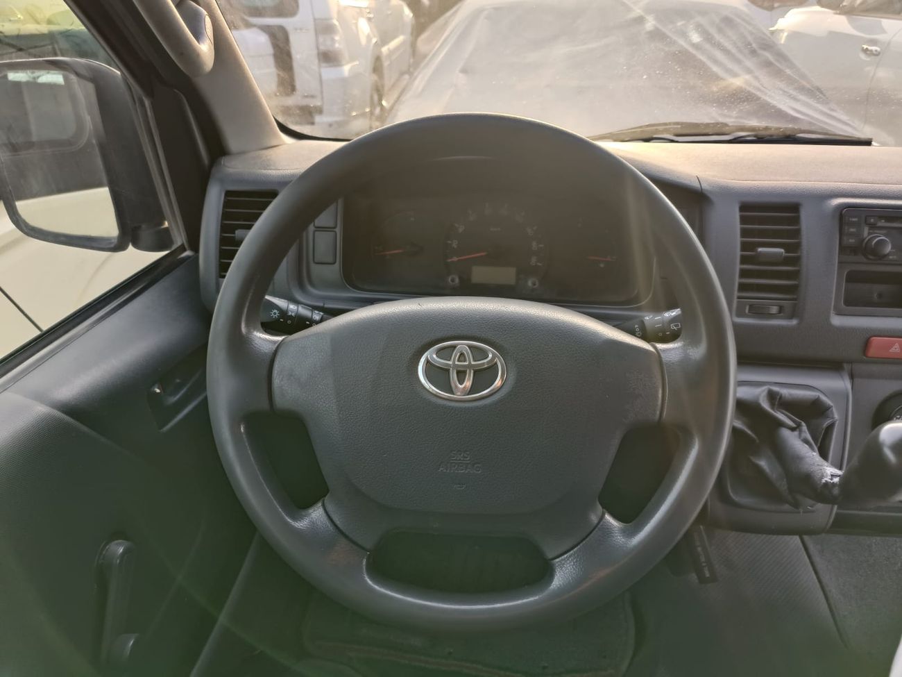 Toyota Hiace CARGO VAN / V4 / 2.7L / M/T / PATROL / NON ACCIDENT (LOT #  14643)