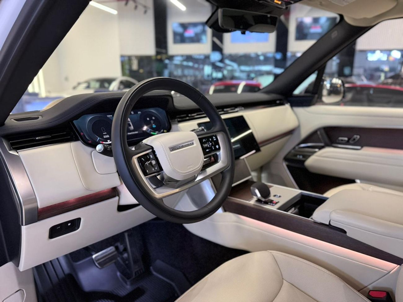 Land Rover Range Rover 2024 Range Rover P550e SE - PHEV Up to 100 Km ! - Brand New - Warranty available up on request