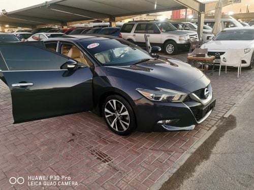 Nissan Maxima SV 3.5L Luxury and top condition
