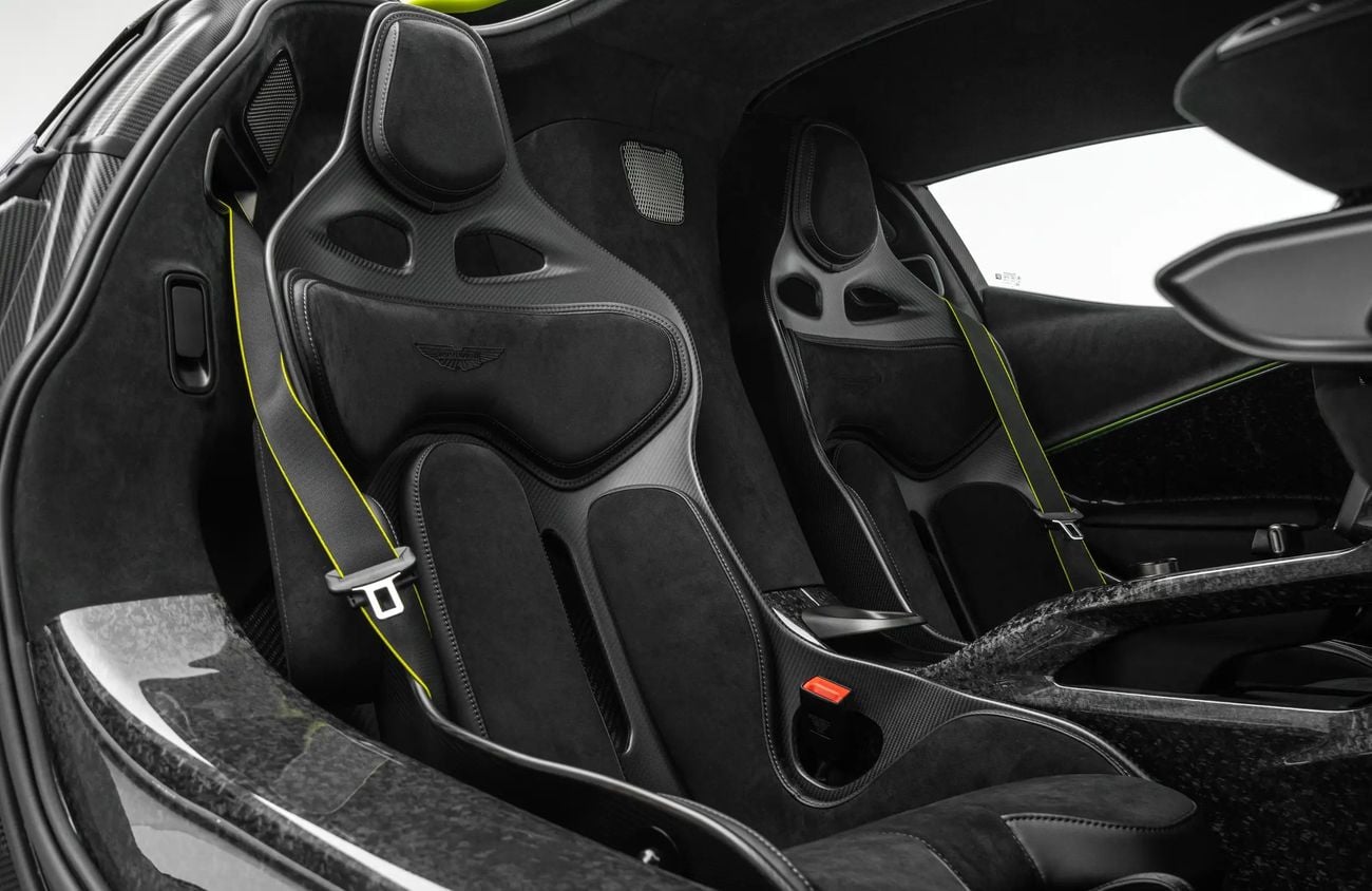 أستون مارتن فالهالا 4.0L V8 Twin-Turbo Engine + eMotors