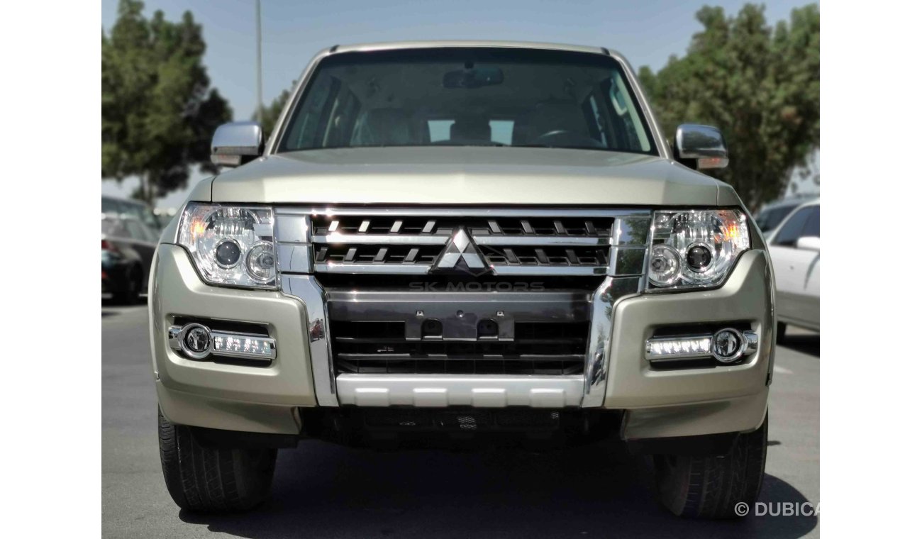 ميتسوبيشي باجيرو 3.5L, 17" Rims, 4WD, Fabric Seats, Xenon Headlights, Air Recirculation Control, Airbags (LOT # 7004)