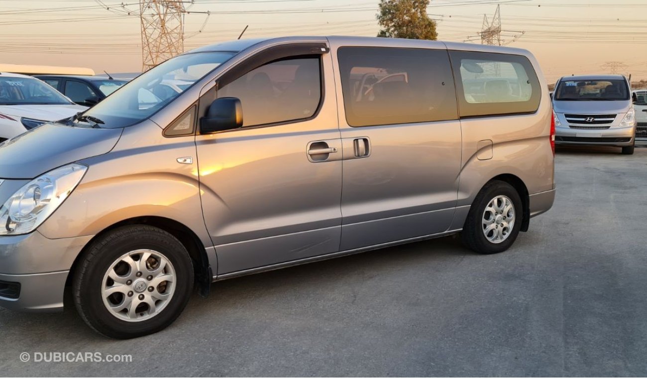 Hyundai H-1 Starex GRAND STAREX - 2011 M/T - DSL - SUPER CLEAN