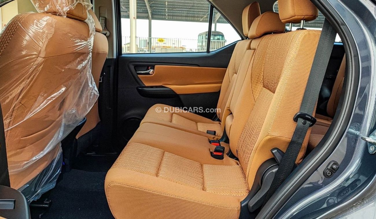 Toyota Fortuner GX1 Технические особенности Двигатель2,7 л Габаритные размеры мм: Д4795 x Ш1855 x В1835 Полная масса