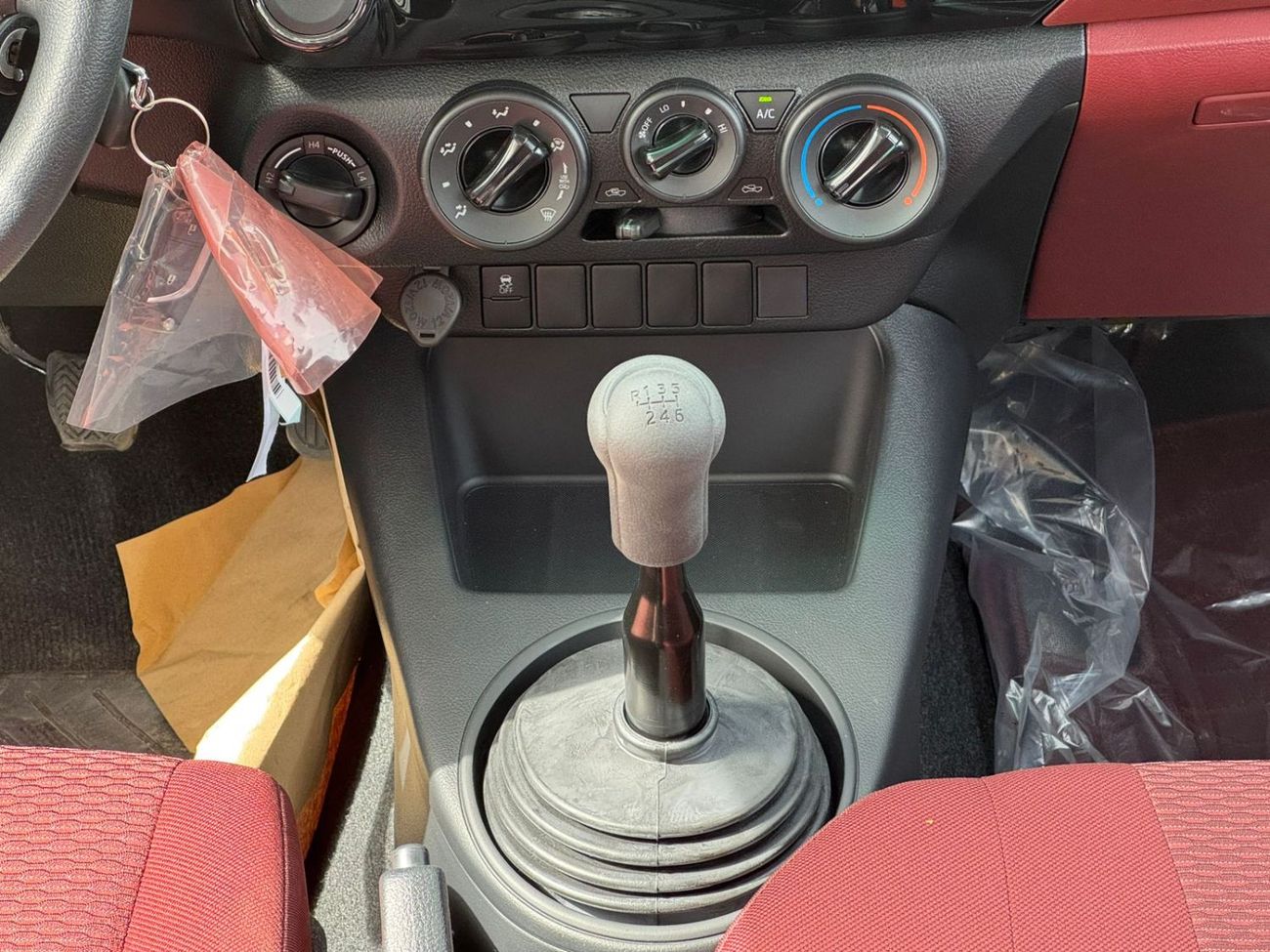 Toyota Hilux 2025 TOYOTA HILUX GLX DOUBLE CABIN 2.4L DIESEL MANUAL 4WD