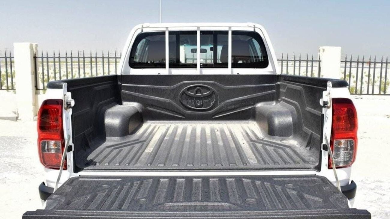 Toyota Hilux HILUX 2.7L AT PETROL 2024 MED OPTION