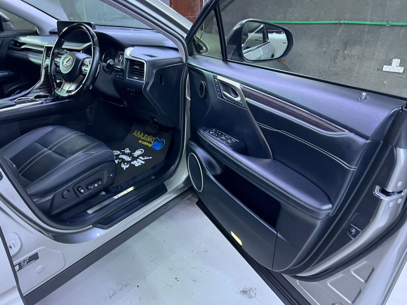 لكزس RX 350 Lexus RX350L F Sport 3.5L - Automatic . Petrol . 5 Seats . 5 Doors