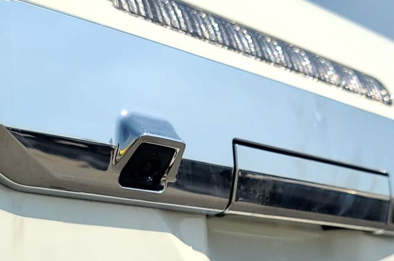 Mitsubishi L200 Sportero 2.4L DSL DC 4WD 6AT Chrome Edition