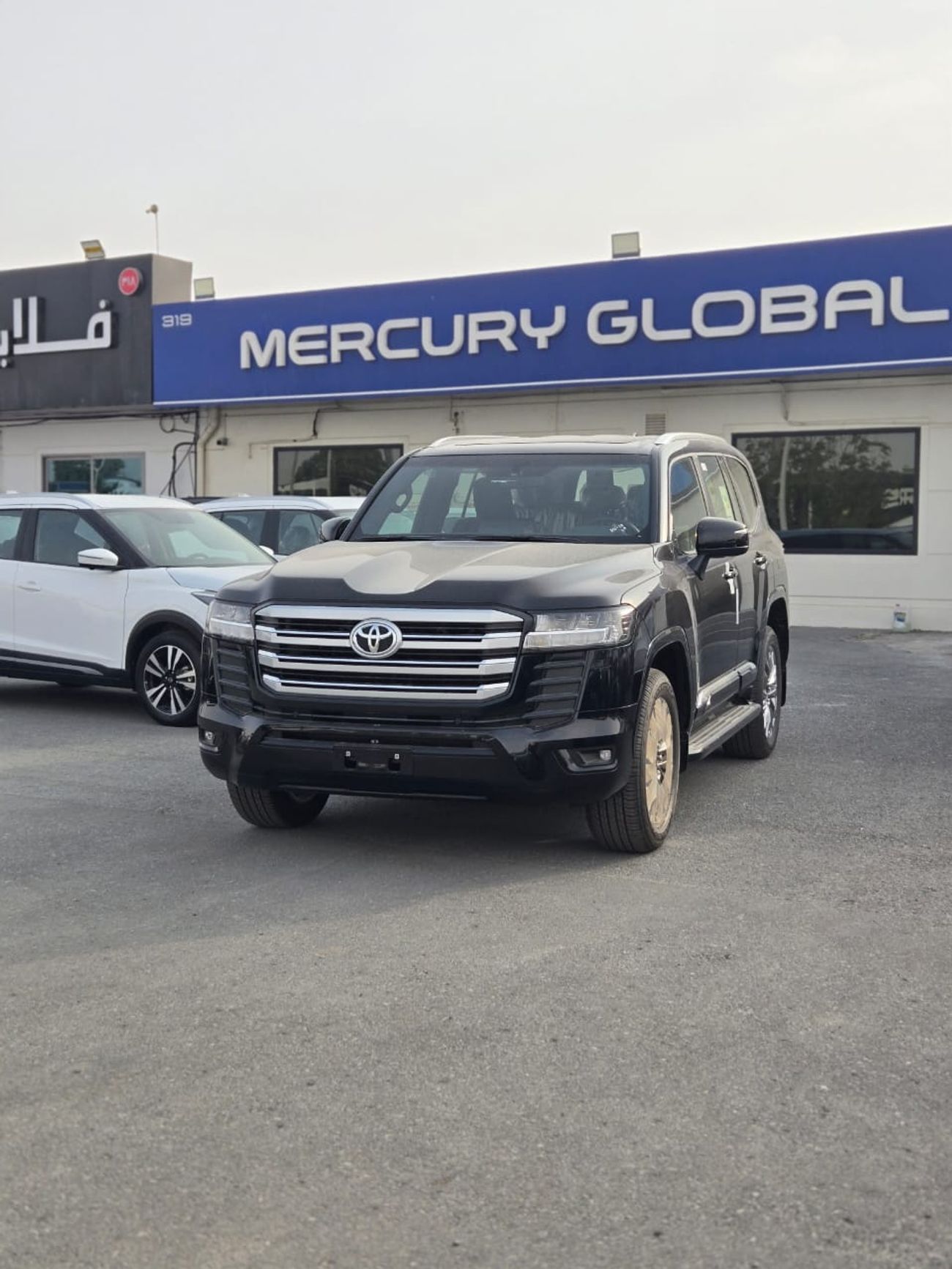 Toyota Land Cruiser PETROL A/T 7 SEATER