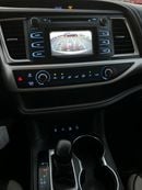 Toyota Highlander 2016 Toyota Highlander MidOption -3.5L - V6 - Rear  Camera - AWD 4x4 - Leather Seat -  7 seater