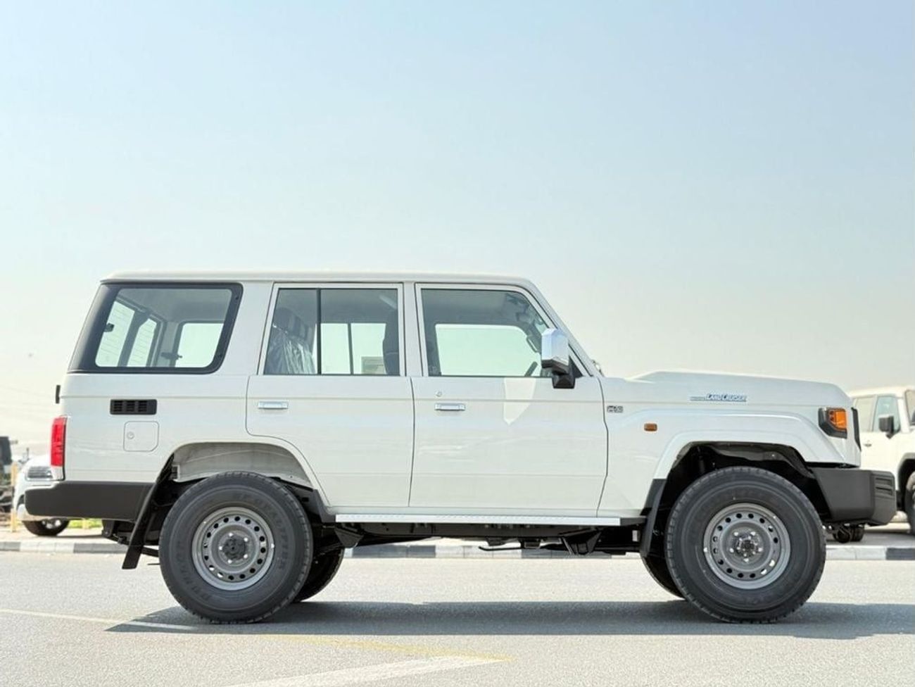 Toyota Land Cruiser EXPORT ONLY - LC 76 basic automatic 4.0