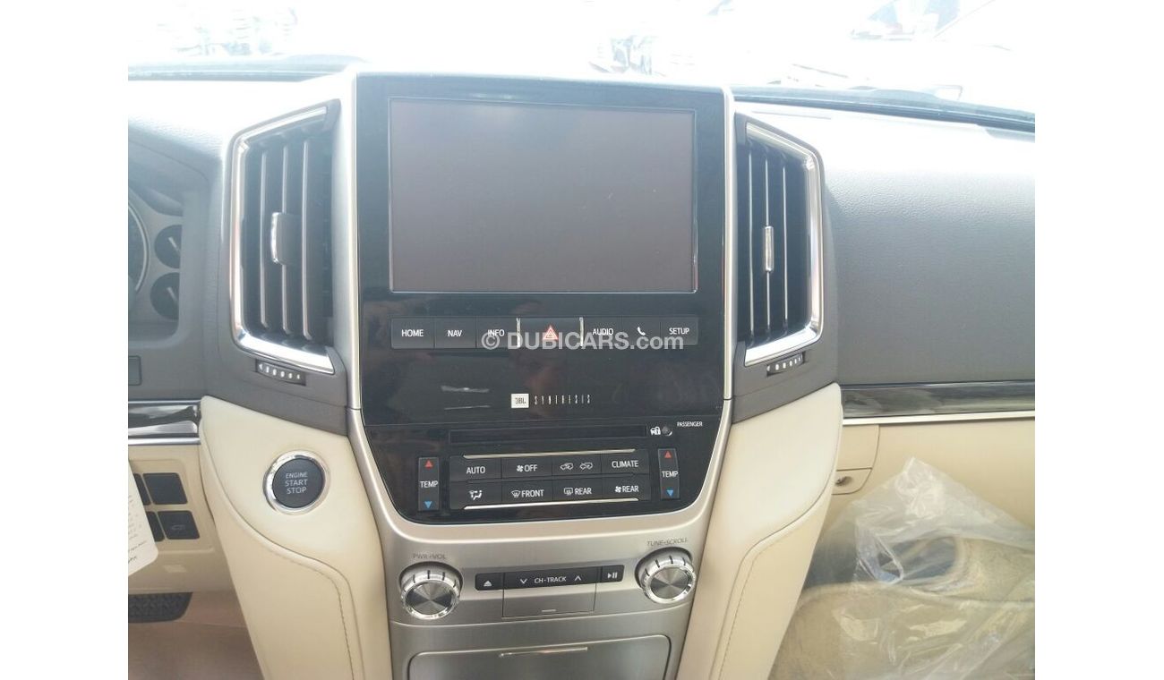 Toyota Land Cruiser VXS WHITE EDITION V8 5.7