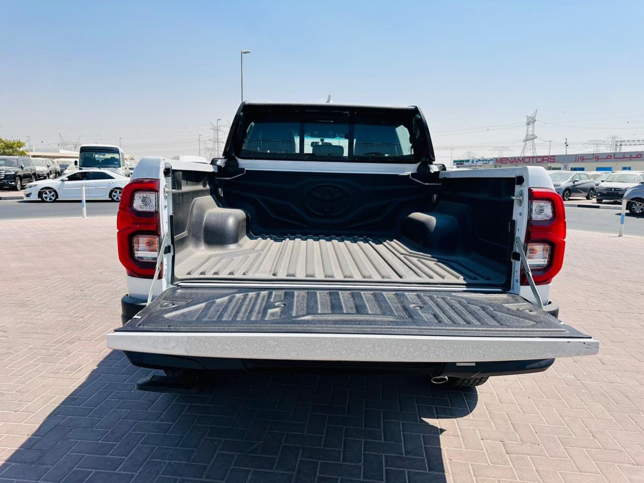 تويوتا هيلوكس TOYOTA HILUX D/CAB P/UP 4X4 4.0L PETROL GR-S WITH REAR STEP 2025