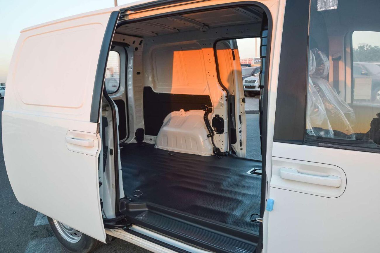 Hyundai Staria  HYUNDAI STARIA 2.2L FWD 5DOOR CARGO VAN 2025