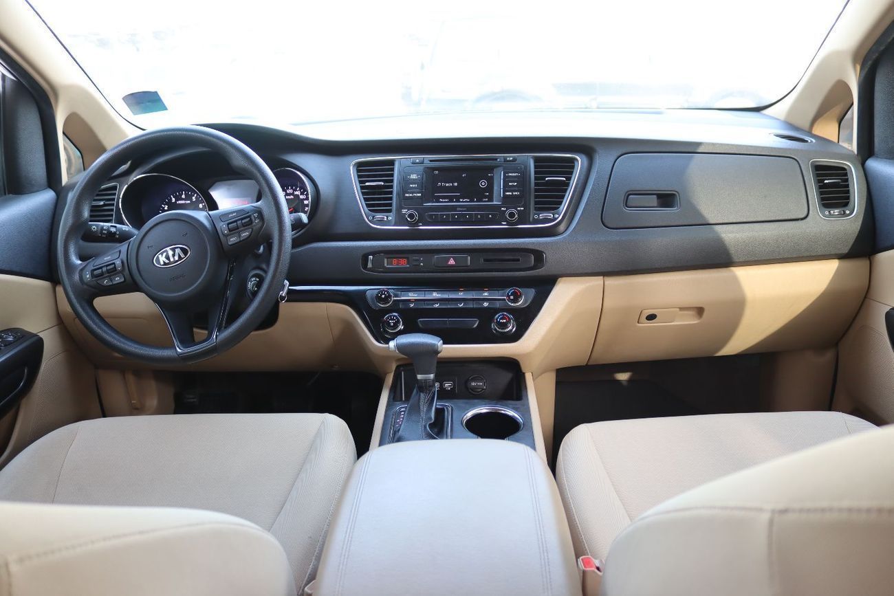 Kia Carnival EX 3.3L Kia Carnival 2020 model, GCC, accident-free, in excellent condition, 104,000 km, price 59,00