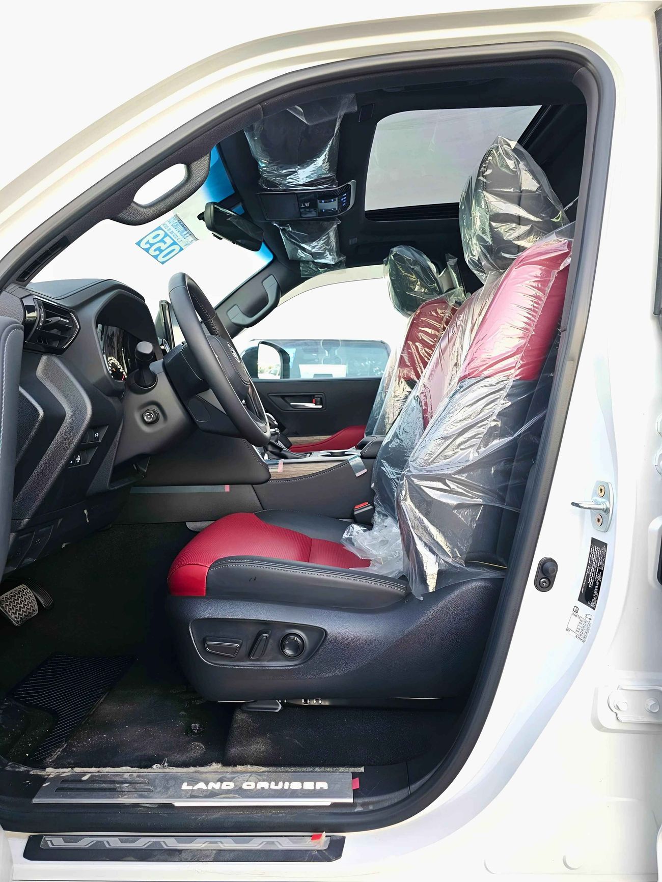 Toyota Land Cruiser VXR TWIN TURBO / EURO 4 / FULL OPTION / 3.5L V6 PETROL / BIG DVD / JBL SPKR / HEADUP / CODE # VXR3M)